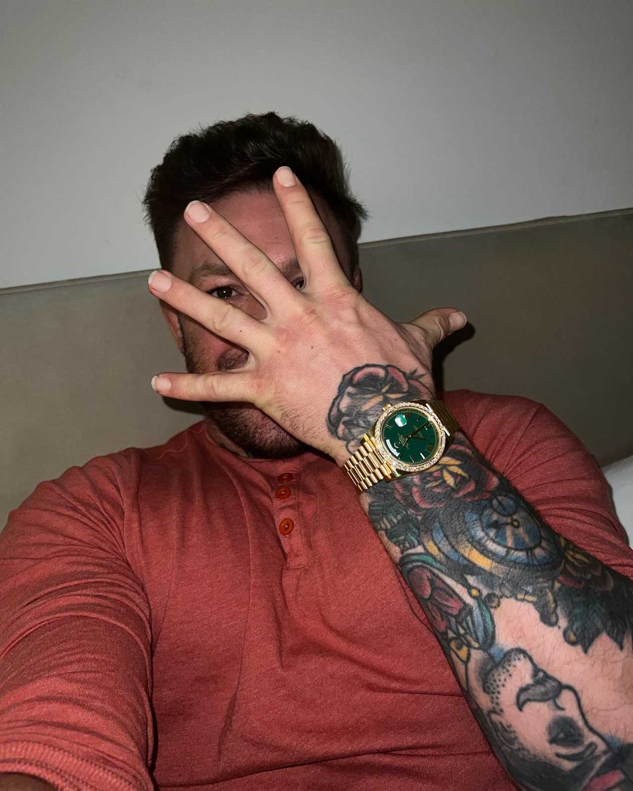 Fans are concerned about Conor McGregor, UFC star who chokes himself while showing off his PS70k Rolex at a now-deleted photo