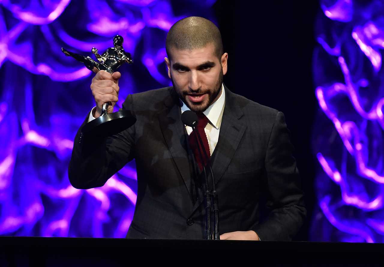 Laura Woods applauds Ariel Helwani as he calls out Dana White, UFC boss, for his wife's slaps