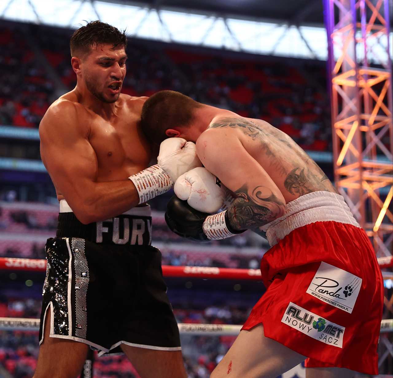 Tommy Fury is willing to fight Jake Paul FREE as a boxer challenges YouTube star to a UK showdown.