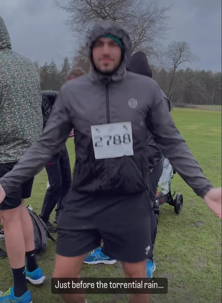 Pregnant Molly Mae cheers on boyfriend Tommy Fury and Tyson Fury during a fun run through torrential rain, before digging into big fry up