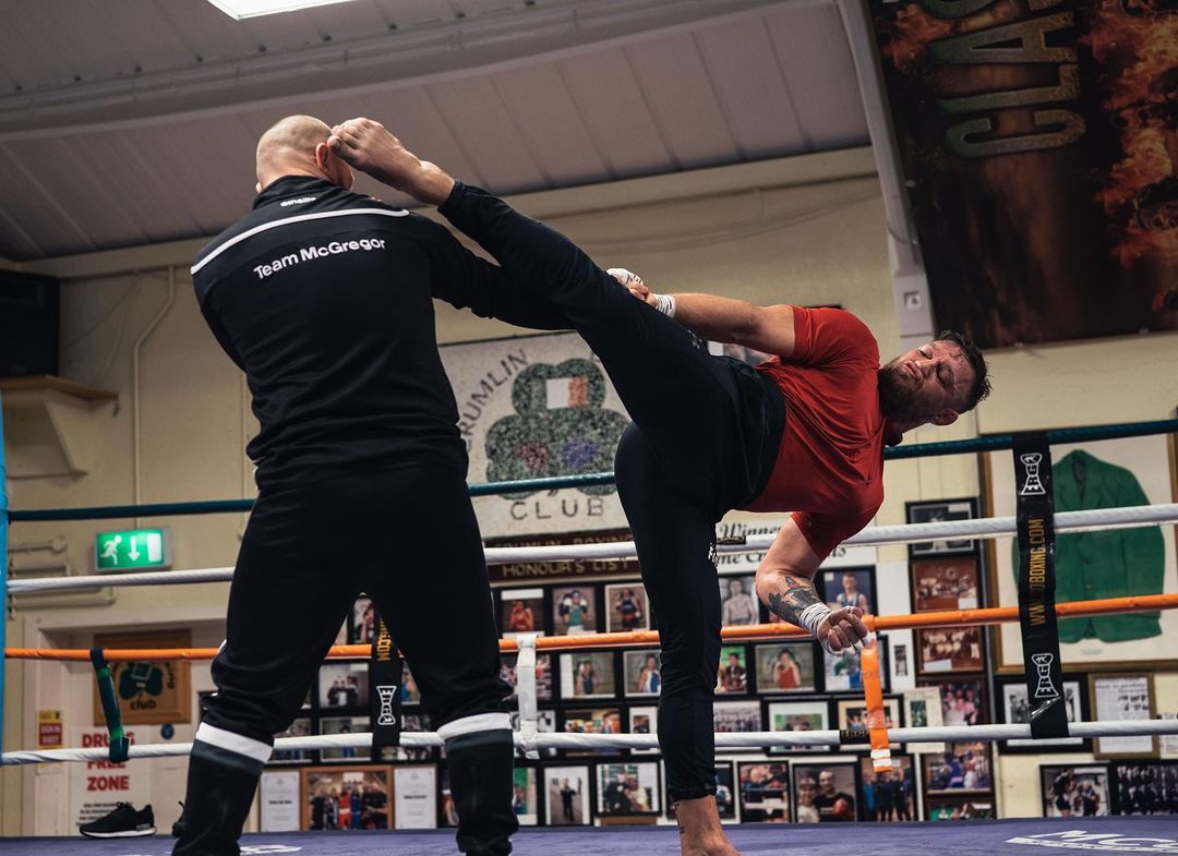 Conor McGregor performs a crazy spinning kick on a broken leg to prepare for his massive UFC summer return