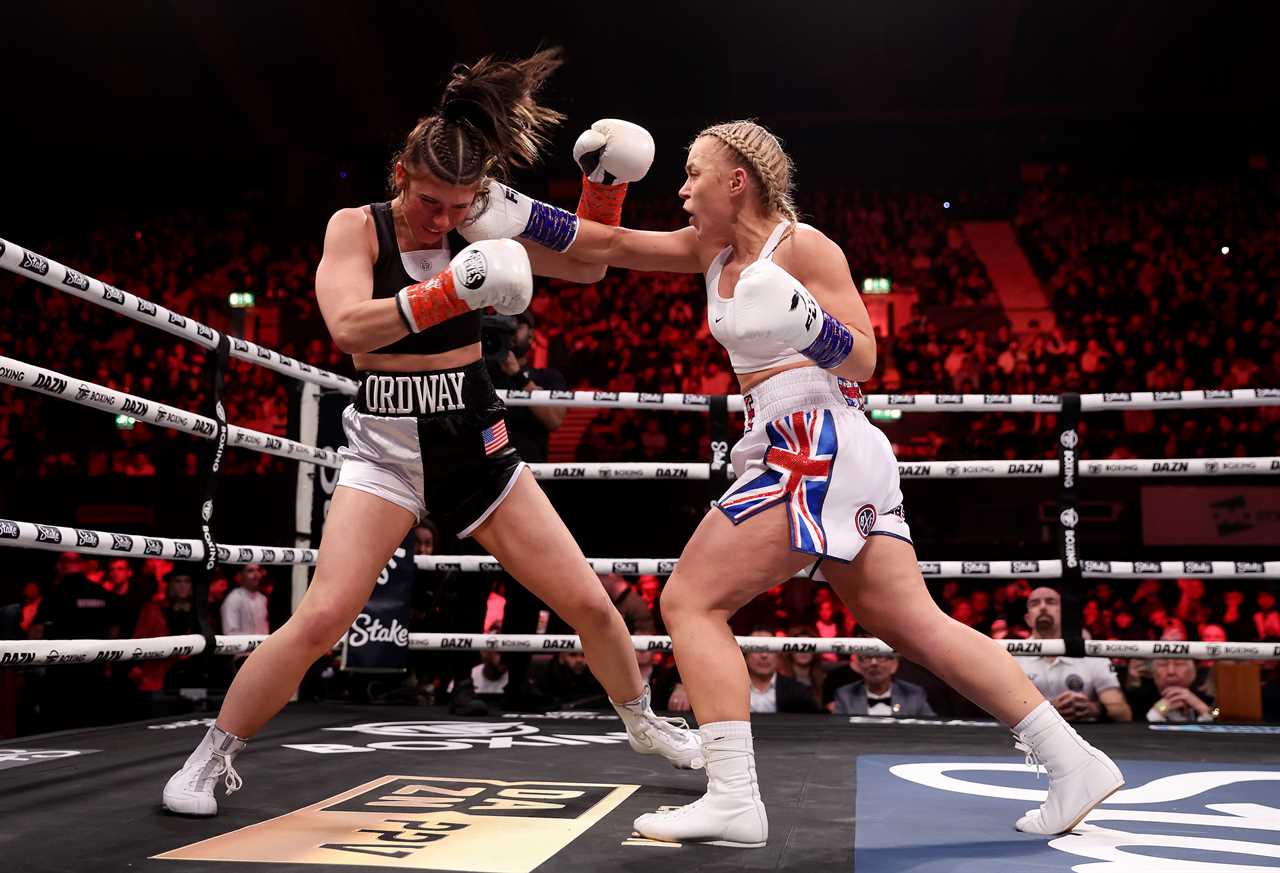 After her stunning first round KO on Faith Ordway's KSI undercard, Elle Brooke shares a defiant message via social media