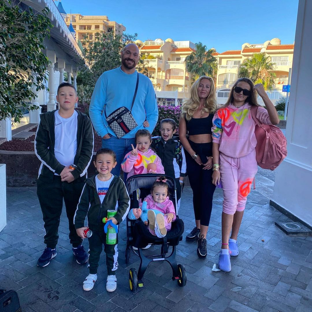 Tyson Fury and Paris go on a family vacation with the whole family while Brit star Usyk prepares for his ring return