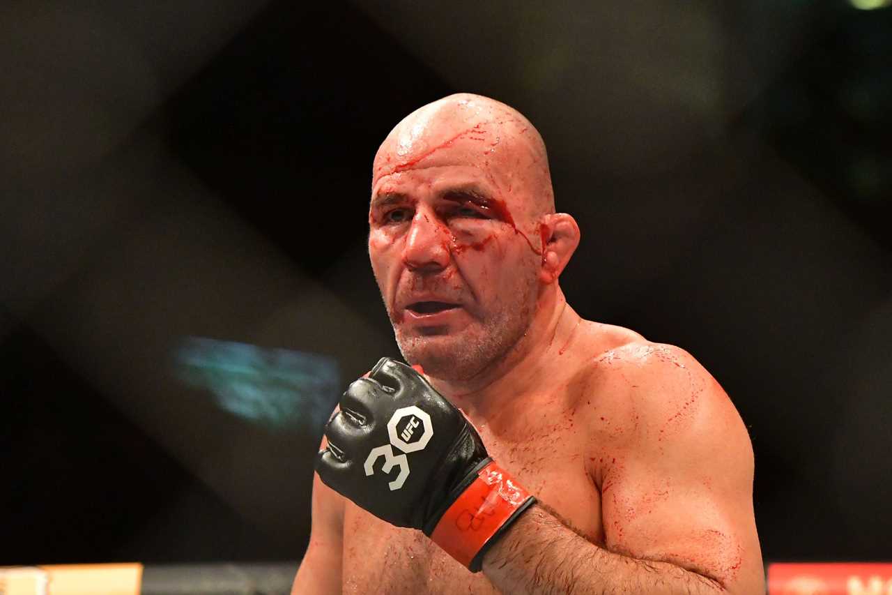 After beating Glover Teixeira, Jamahal Hill was crowned UFC 283's light heavyweight champion. This forced his rival to retire.