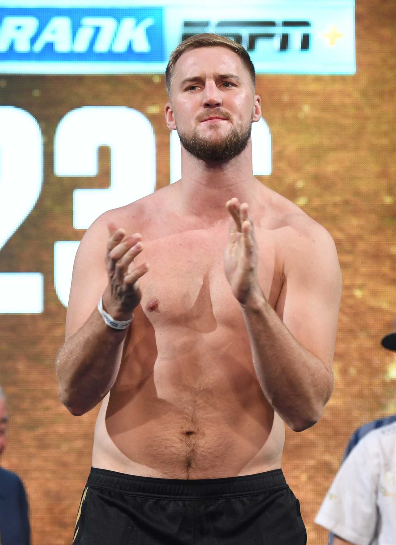 Otto Wallin shares tips with Oleksandr Usyk, a fellow southpaw, on how to fight Tyson Fury.