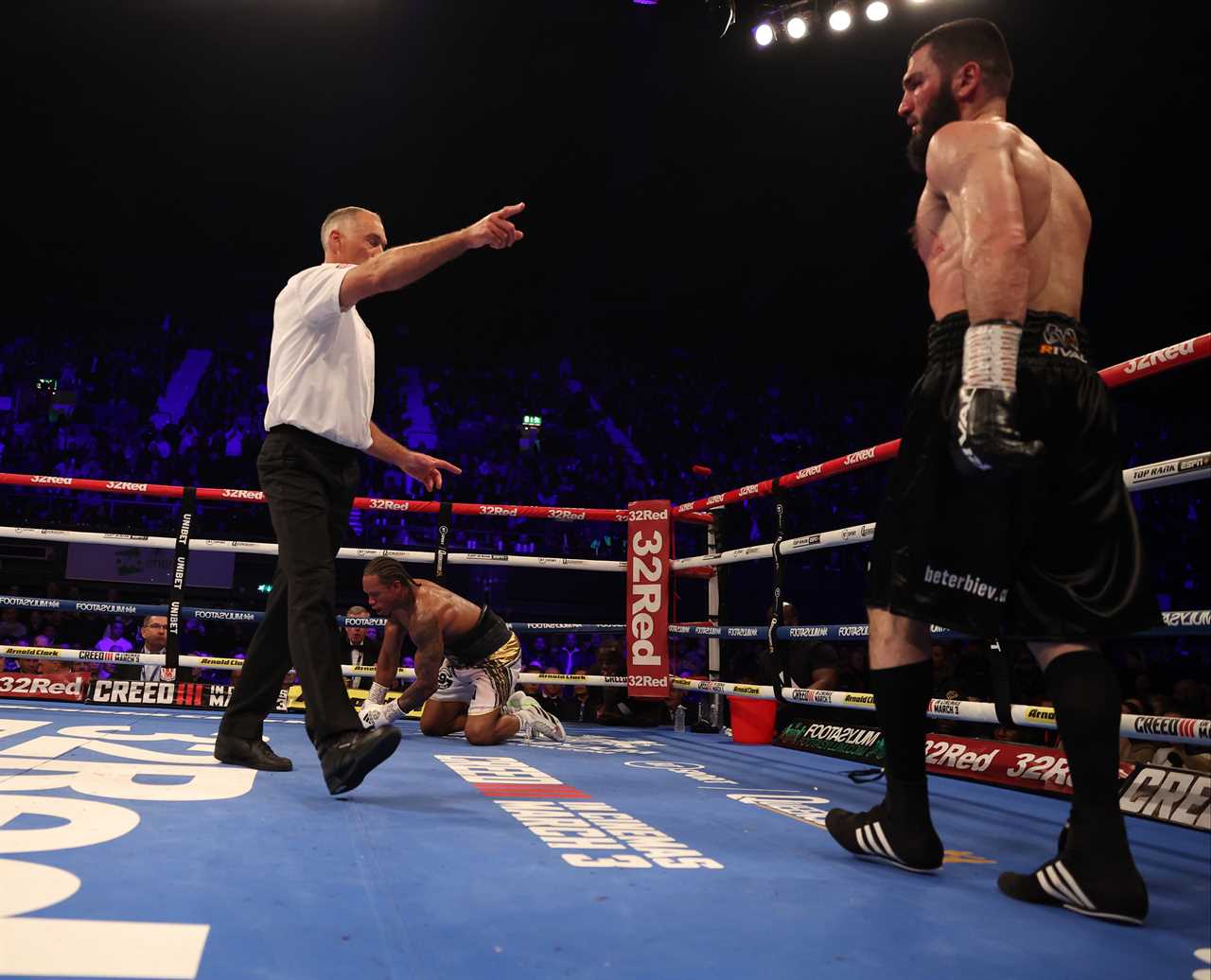 Artur Beterbiev defeats Anthony Yarde in a brutal 8th round to keep light-heavyweight belts secure in thriller