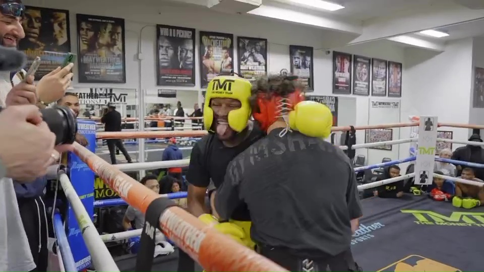 F***ing different levels - Rio Ferdinand, Man Utd icon, stunned as Floyd Mayweather plays with YouTuber Jarvis during sparring