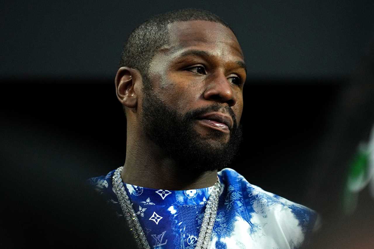 Sorry What? - Boxing fans were STUNNED by the Floyd Mayweather vs Aaron Chalmers huge PPV price... more expensive than Fury fight