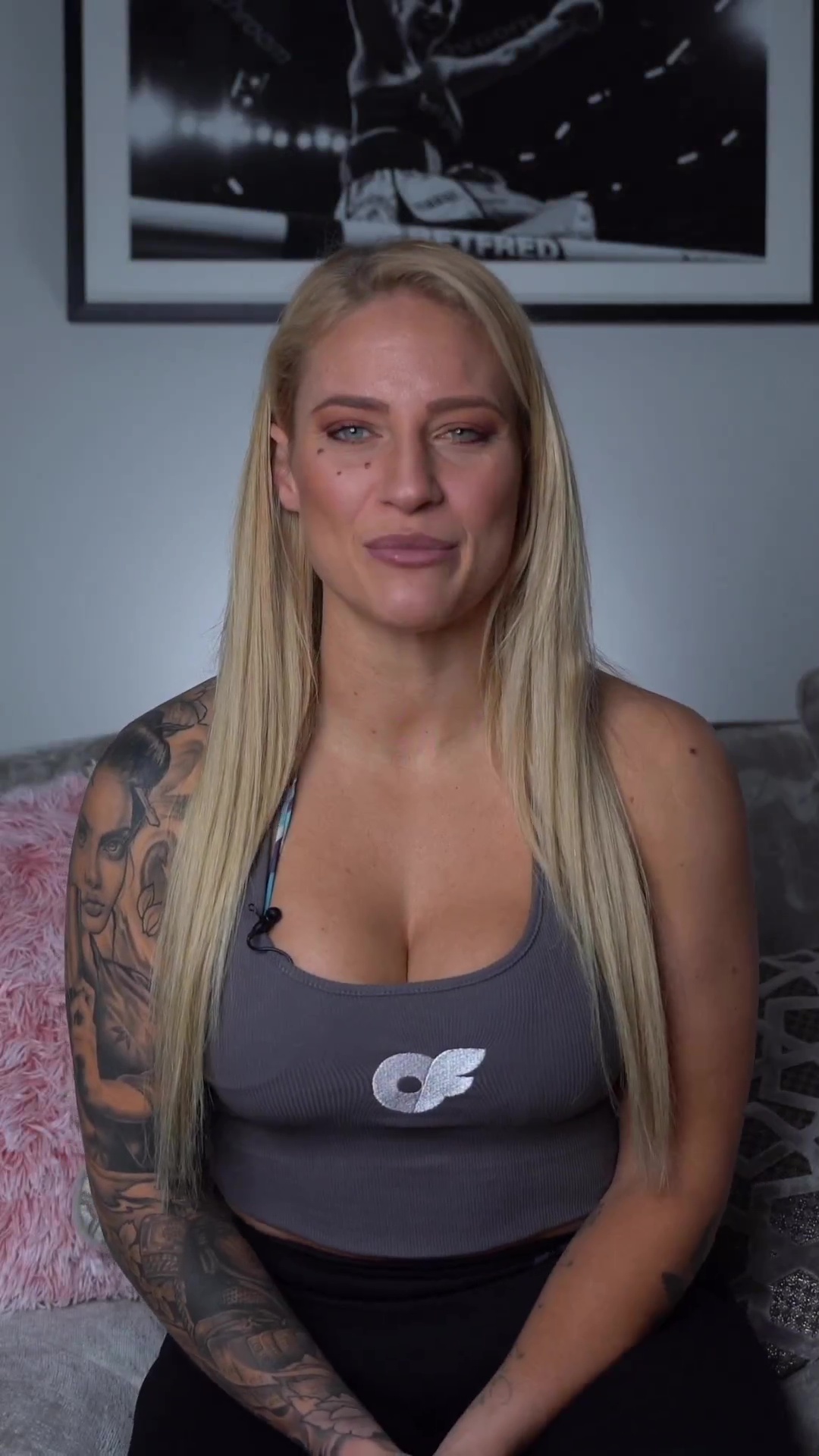 Ebanie bridges makes fans swoon in racy lingerie while plugging her OnlyFans