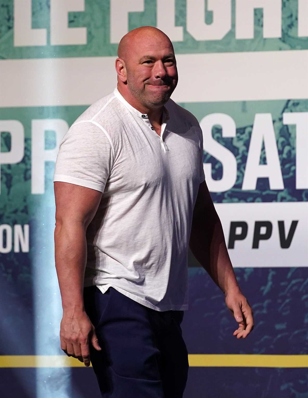 Dana White, in a bizarre blunder, FORGETS Islam Makhachev’s name while promoting UFC 284 fight.