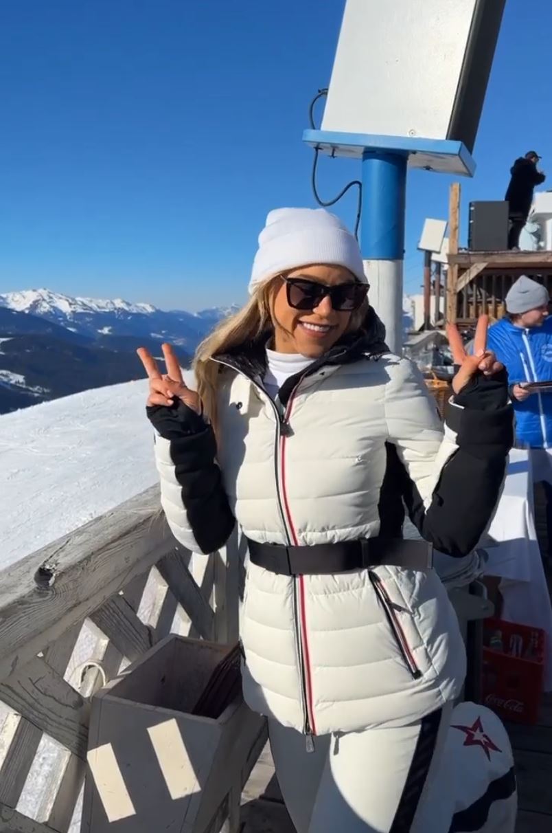 Elle Brooke and her friends go on an amazing Alps trip. They party in the mountains, and they also do shots from a SKI.