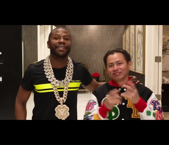 Floyd Mayweather spends $1million on white-gold, 300-carat diamond chains ahead of Aaron Chalmers fight