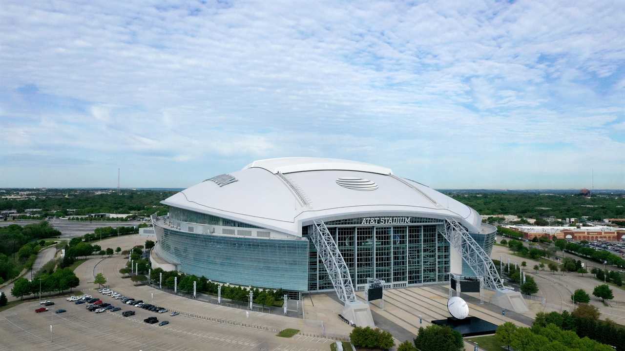 UFC President Dana White teases jaw-dropping stadium shows for Conor McGregor's rematch against Michael Chandler