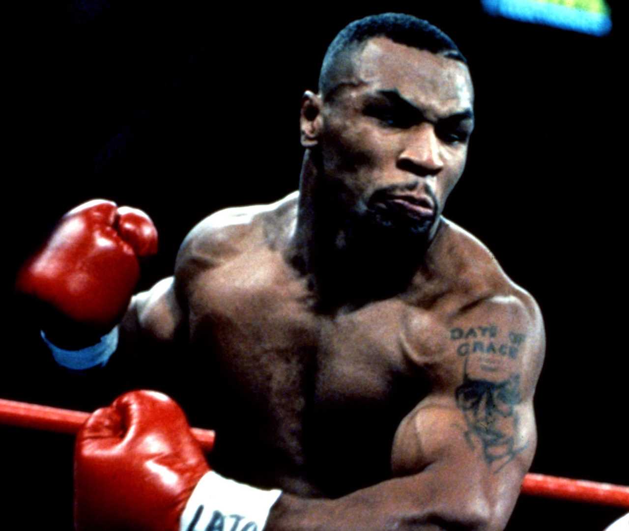 Floyd Mayweather names his five favorite boxers, while Mike Tyson and Muhammad Ali are controversially ignored