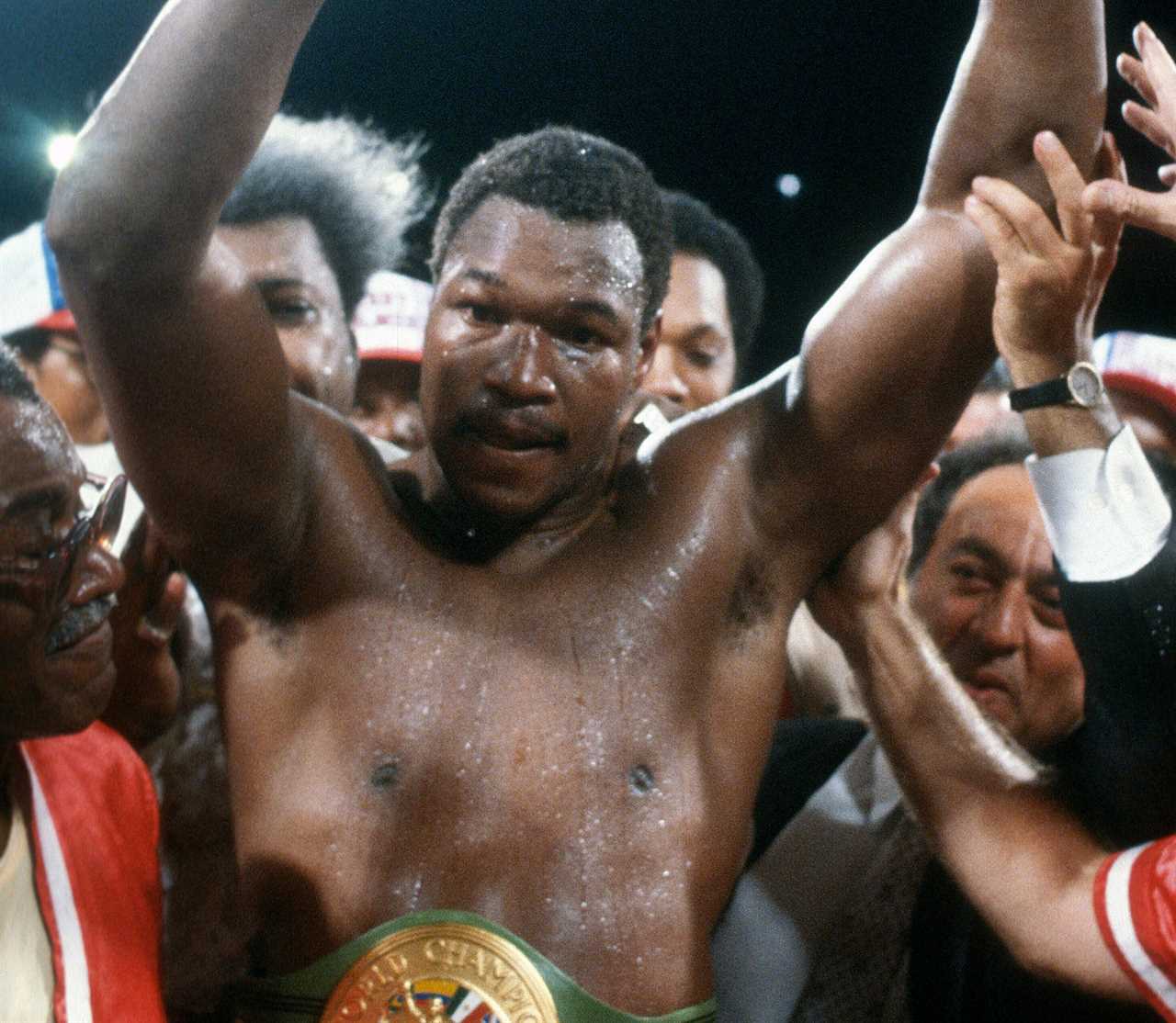 Floyd Mayweather names his five favorite boxers, while Mike Tyson and Muhammad Ali are controversially ignored