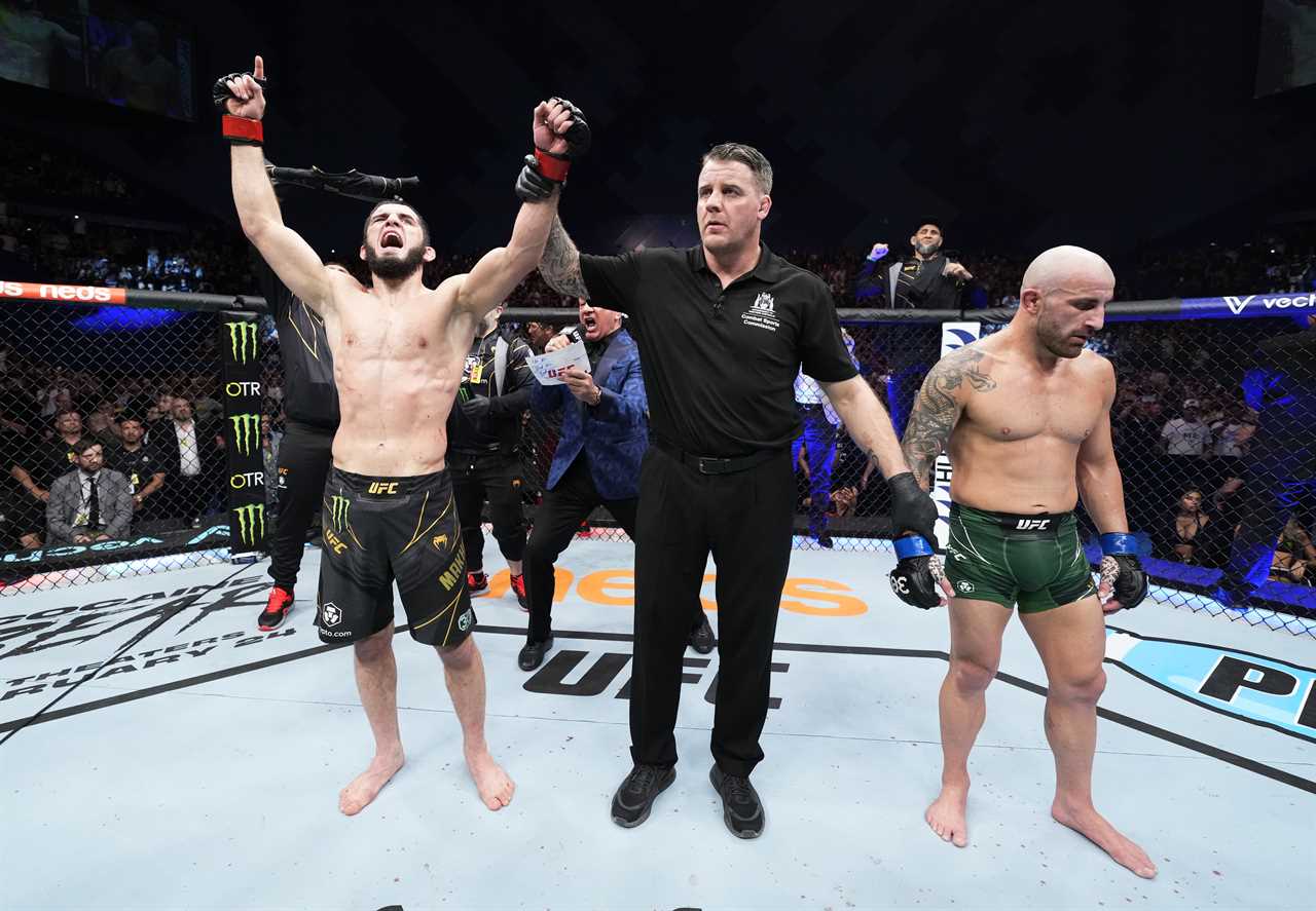 UFC 284: Islam Makhachev beats Alexander Volkanovski in a late knockdown to become P4P king