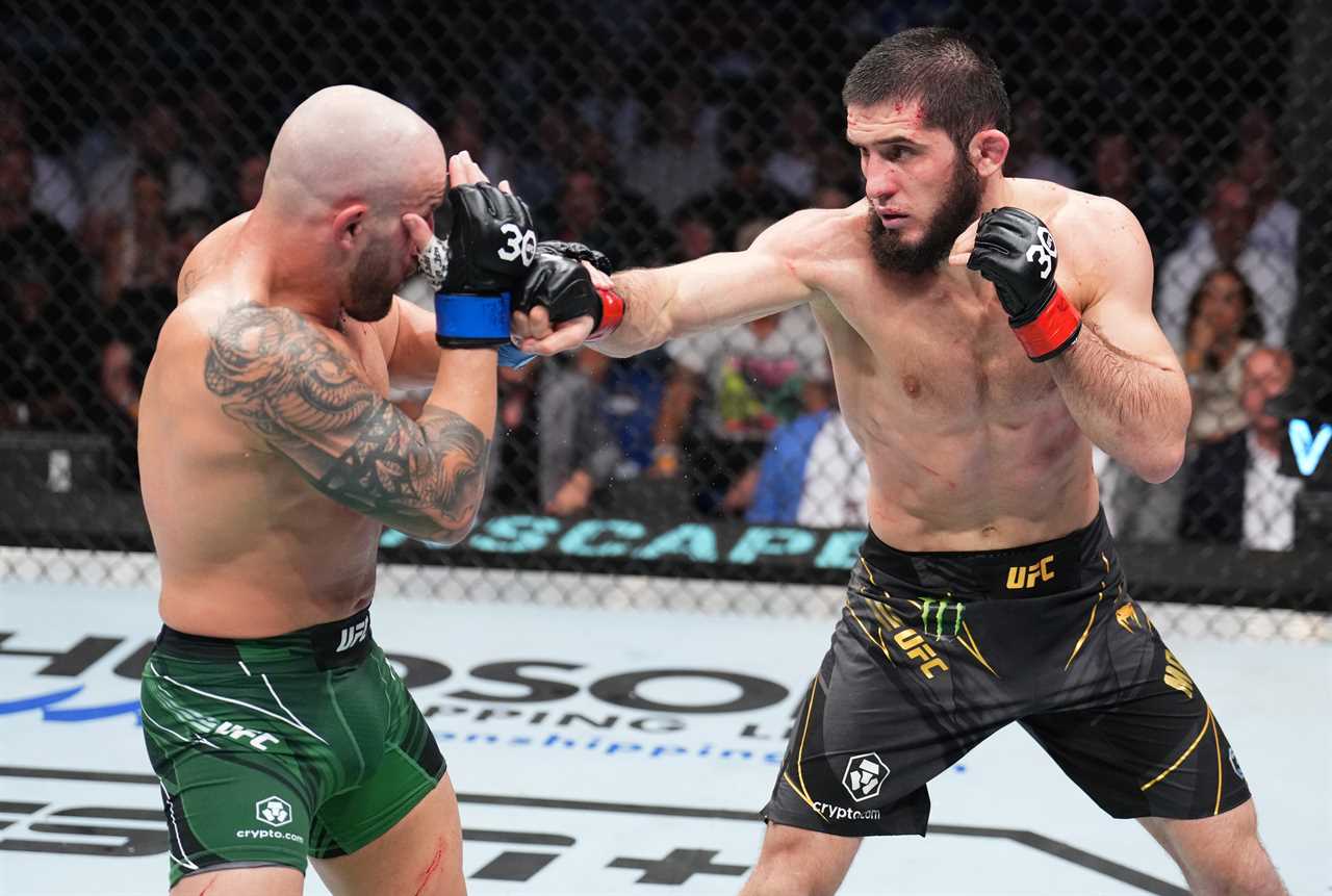 Conor McGregor shocks Khabib protégé Islam Makhachev following UFC 284 war against Alexander Volkanovski