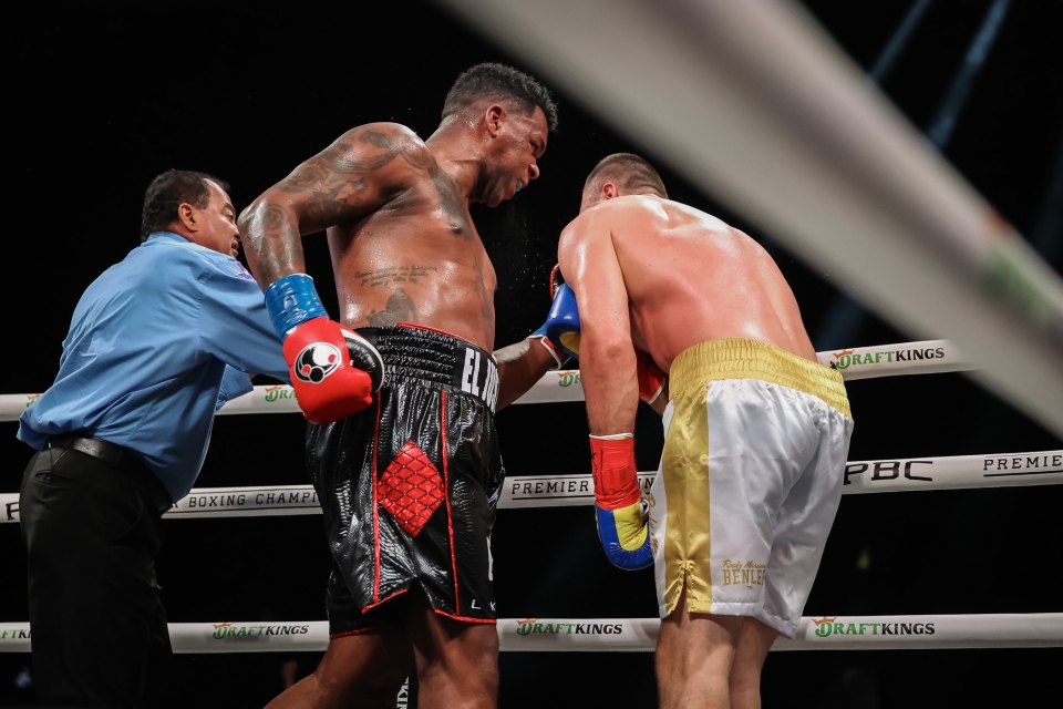 Watch as a fearsome heavyweight gets stunned by a brutal shot to the ribs, before taking a vicious beating to his first fight.