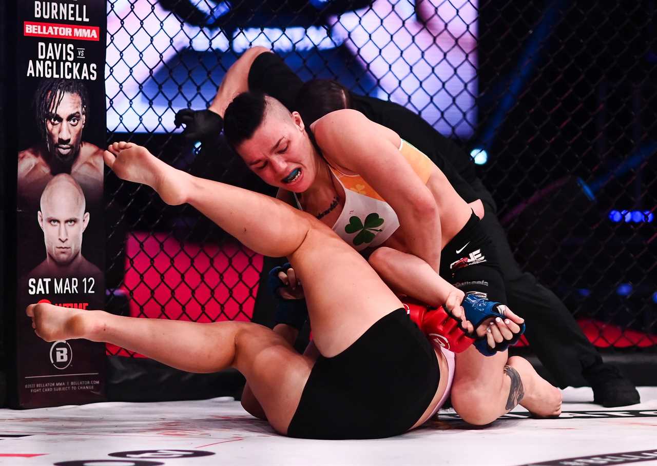 Sinead Kavanagh shares the advice Conor McGregor gave to her after sustaining a knee injury. She is aiming for her dream Bellator return in Dublin.