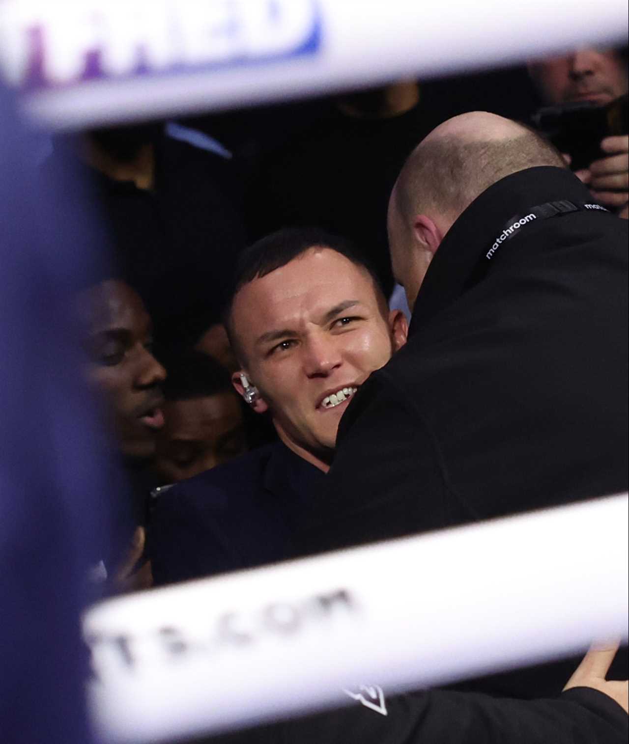 Watch as Josh Warrington and Mauricio Lara come to blows at ringside. Brit accuses his rival of spitting at Wood KO.