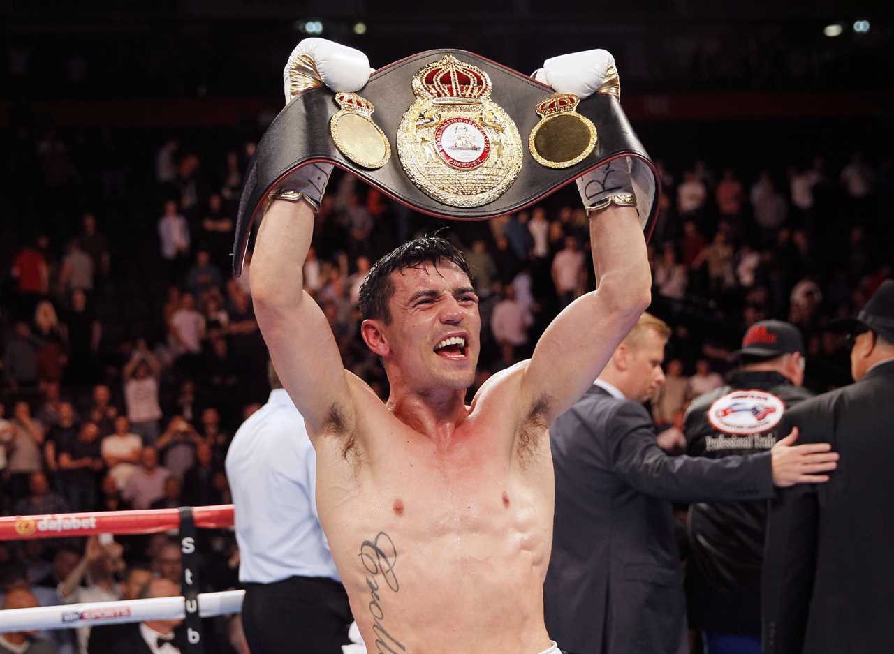 Brit, ex-boxing world champion, is now unrecognizable. Fans compare him to the 'Croatian who has never learned Prem move'.