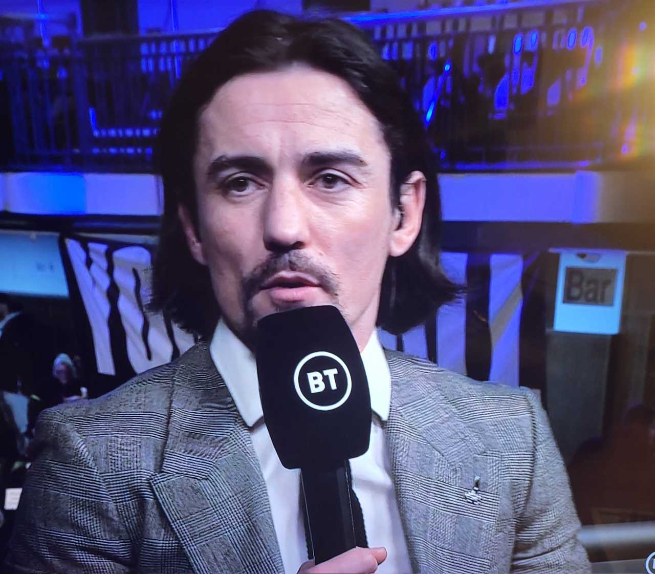 Brit, ex-boxing world champion, is now unrecognizable. Fans compare him to the 'Croatian who has never learned Prem move'.