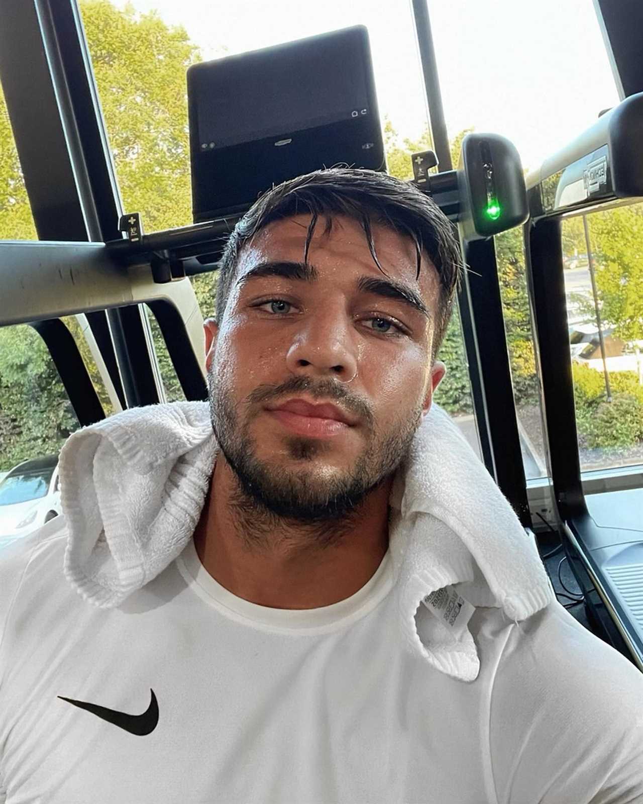 Daddy will be home soon - Beaming Tommy Fury FaceTimes Molly Mae and Bambi before Jake Paul fight