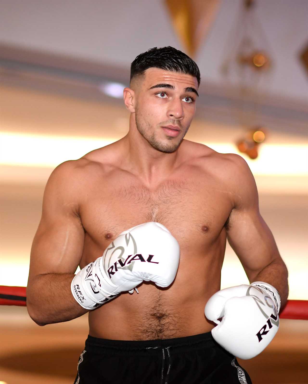 Tommy Fury's Inner Circle - From Love Island girlfriend Molly, to father John and brother Tyson, heavyweight champion