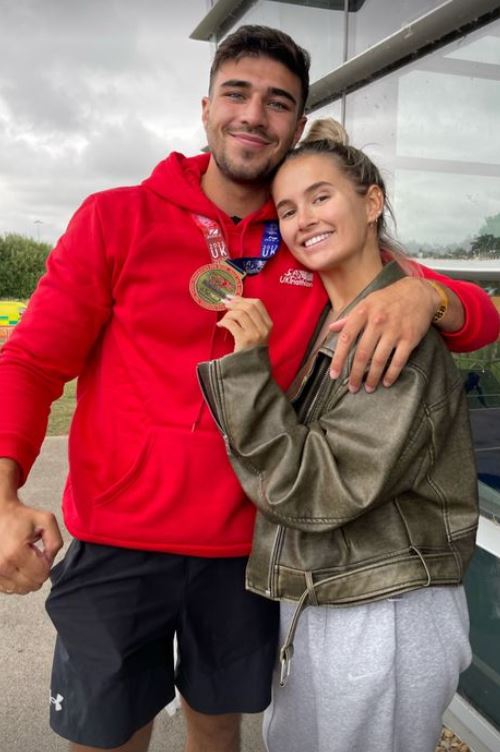 Tommy Fury's Inner Circle - From Love Island girlfriend Molly, to father John and brother Tyson, heavyweight champion