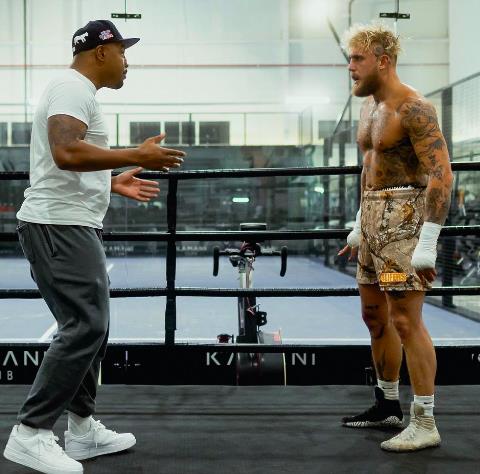 Jake Paul's inner circle, including Logan, a WWE star brother and celebrity parents.