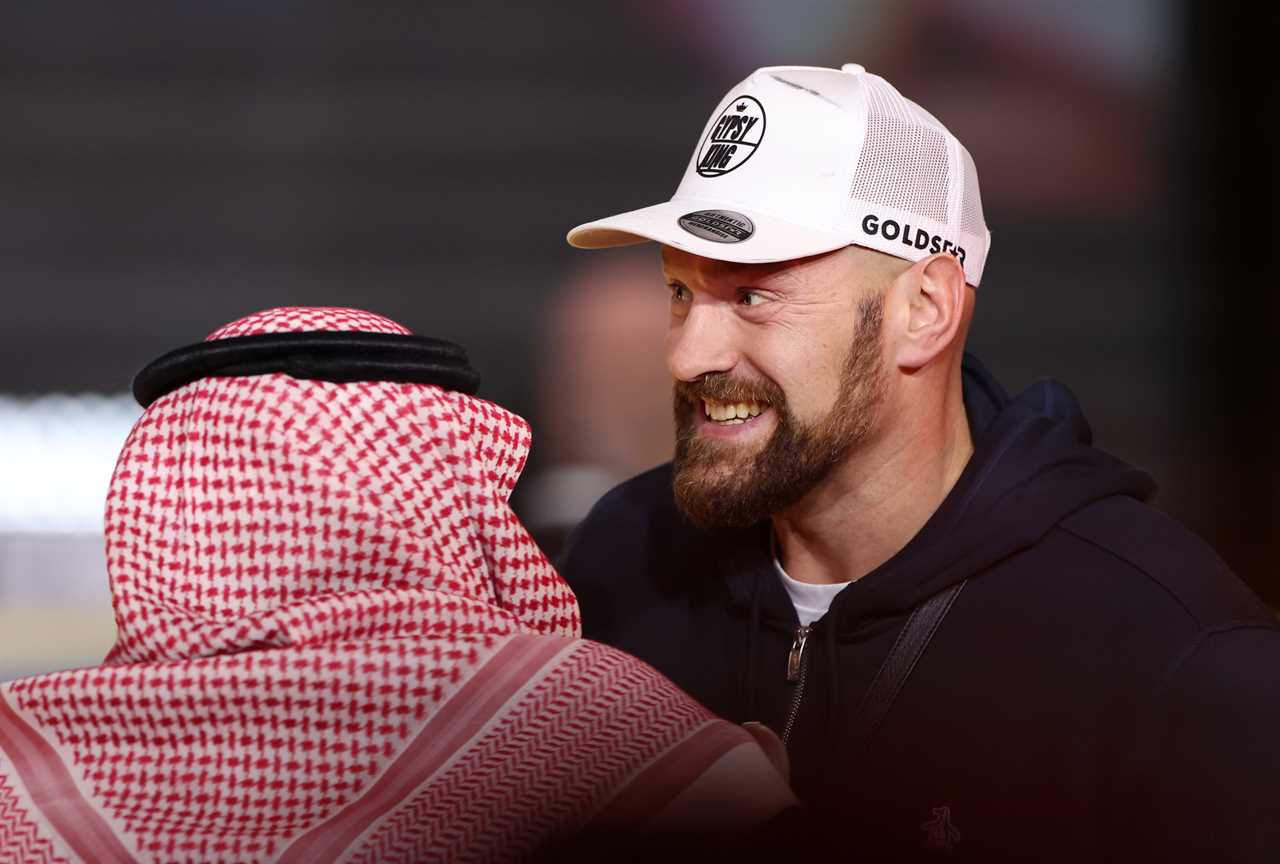 Tyson Fury makes a huge bet that Tommy will knock out Jake Paul.