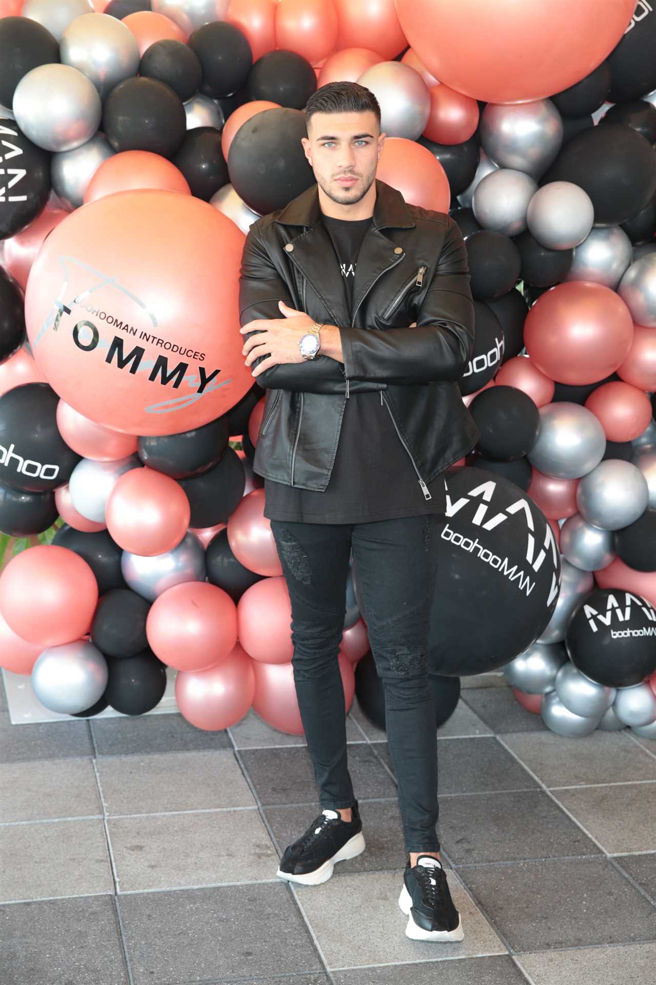 How did Tommy Fury get started boxing?
