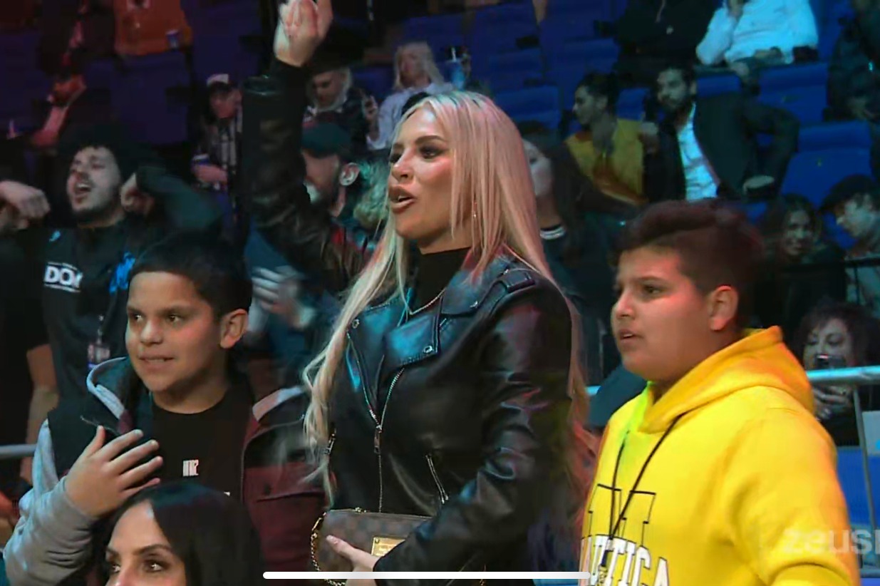 Dana Brooke, WWE superstar cheers on husband boxer during London fight night