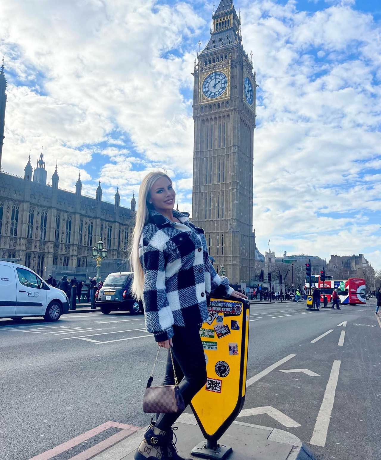 Dana Brooke, WWE superstar cheers on husband boxer during London fight night