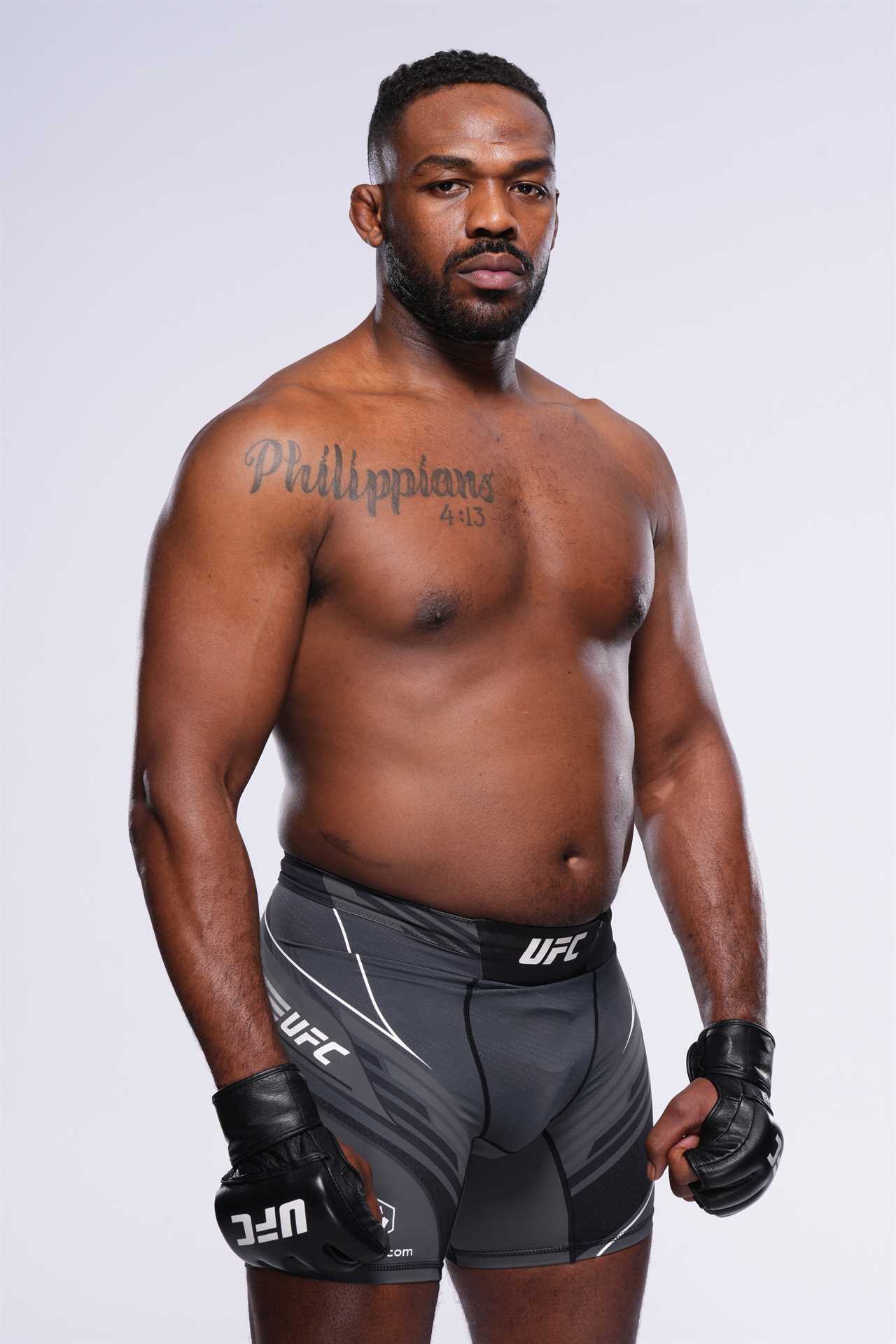 UFC star Jon Jones is being feared by fans as he displays a new heavyweight frame.