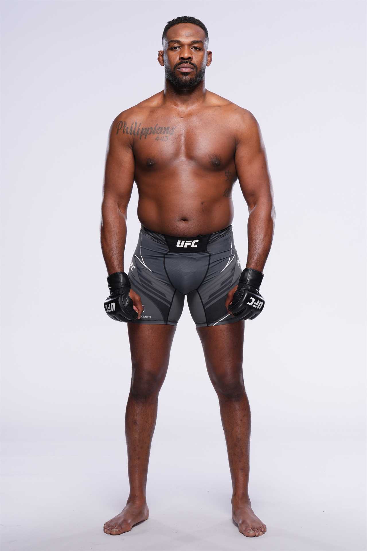 UFC star Jon Jones is being feared by fans as he displays a new heavyweight frame.