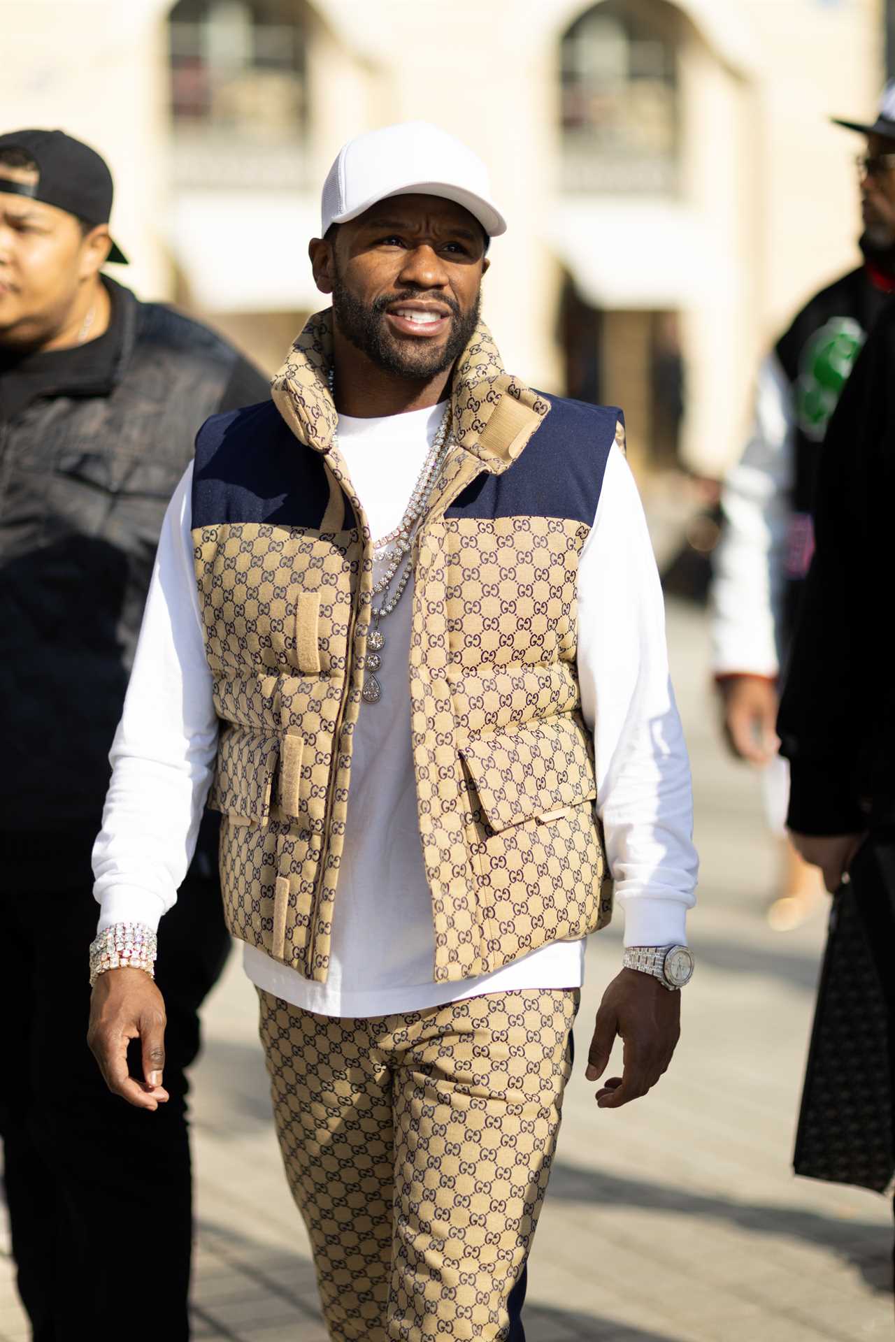 After a shambolic fight with Geordie Shore, Floyd Mayweather has left Rolex to join his beautiful ex-girlfriend in Paris.