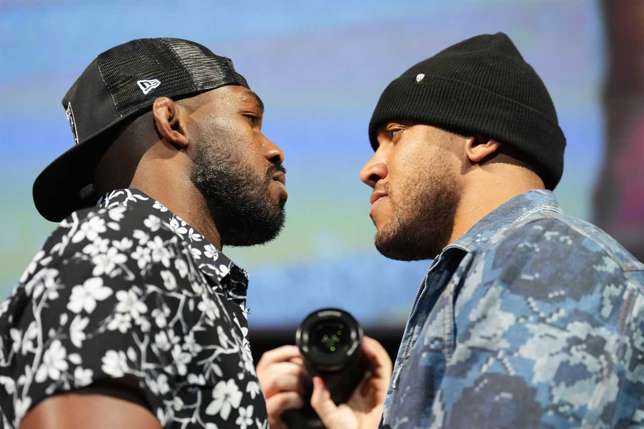 Conor McGregor predicts Jon Jones vs Ciryl Gae at UFC 285 and gives his prediction.