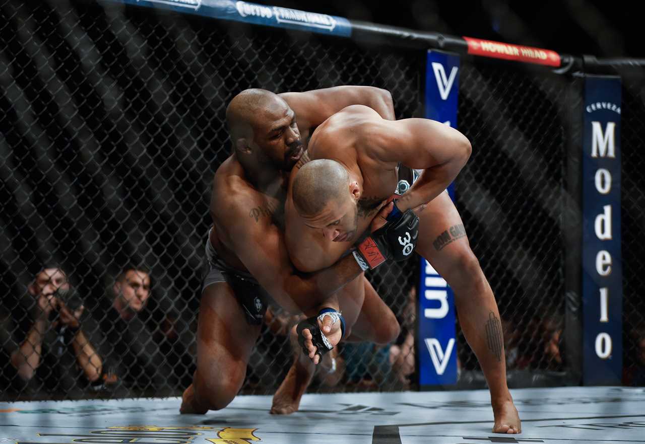 Jon Jones reveals that he will undergo a dramatic body transformation to fight Miocic in the UFC after gaining insane bulk