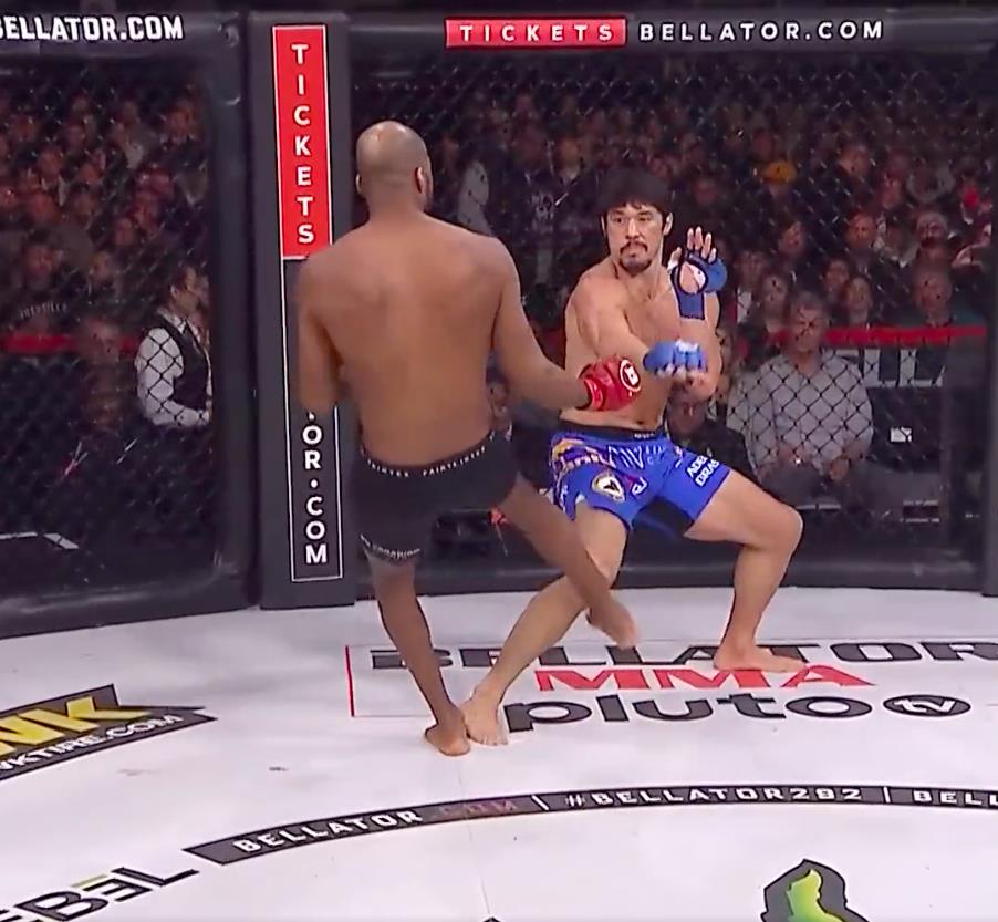 Horror slow motion footage of MMA fighters' kneecap 'EXPLODE mid-fight