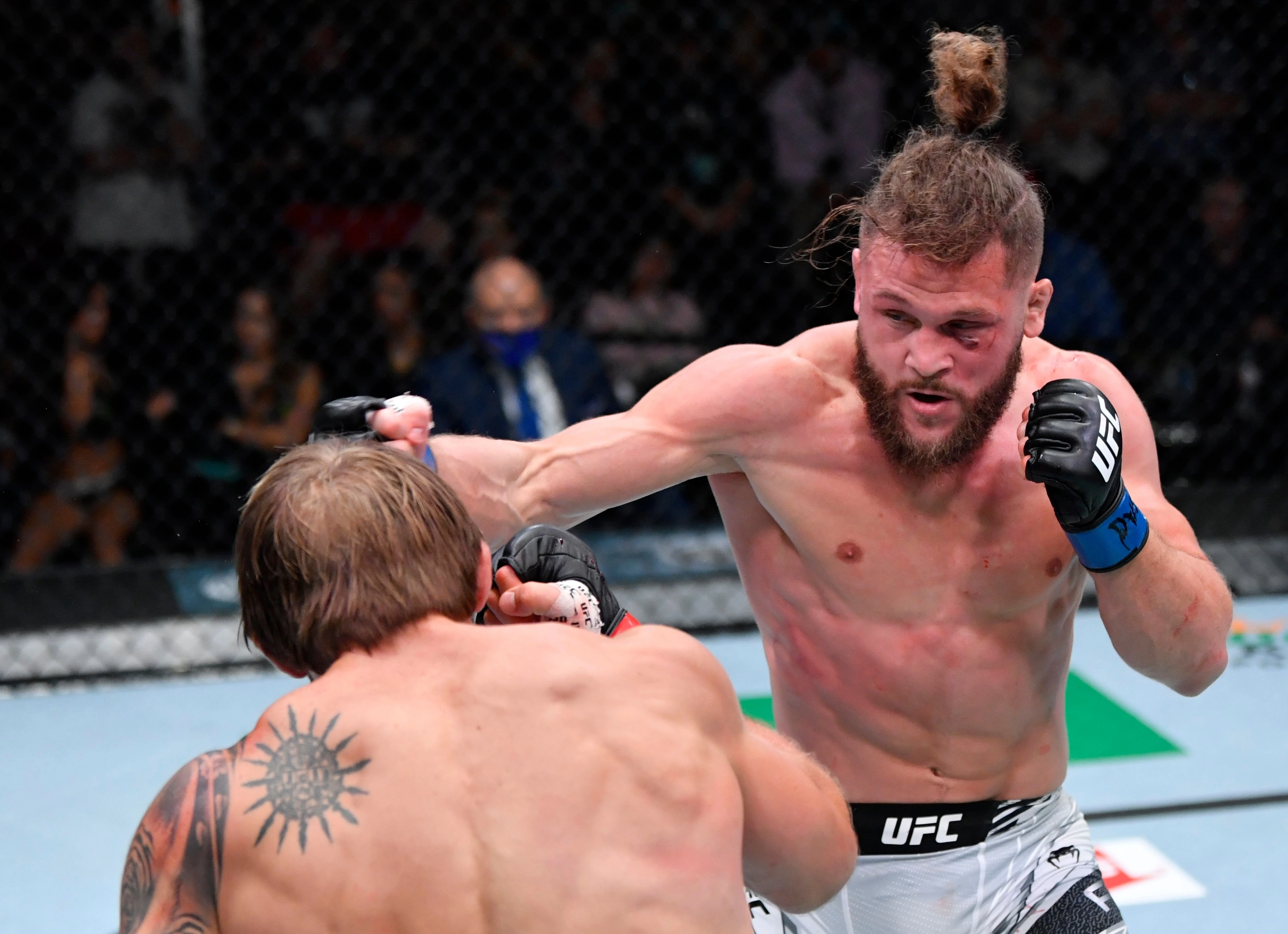 UFC 286: UFC 286 star vows eat opponent’s heart following O2 Arena bloodbath in chillingly violent prediction