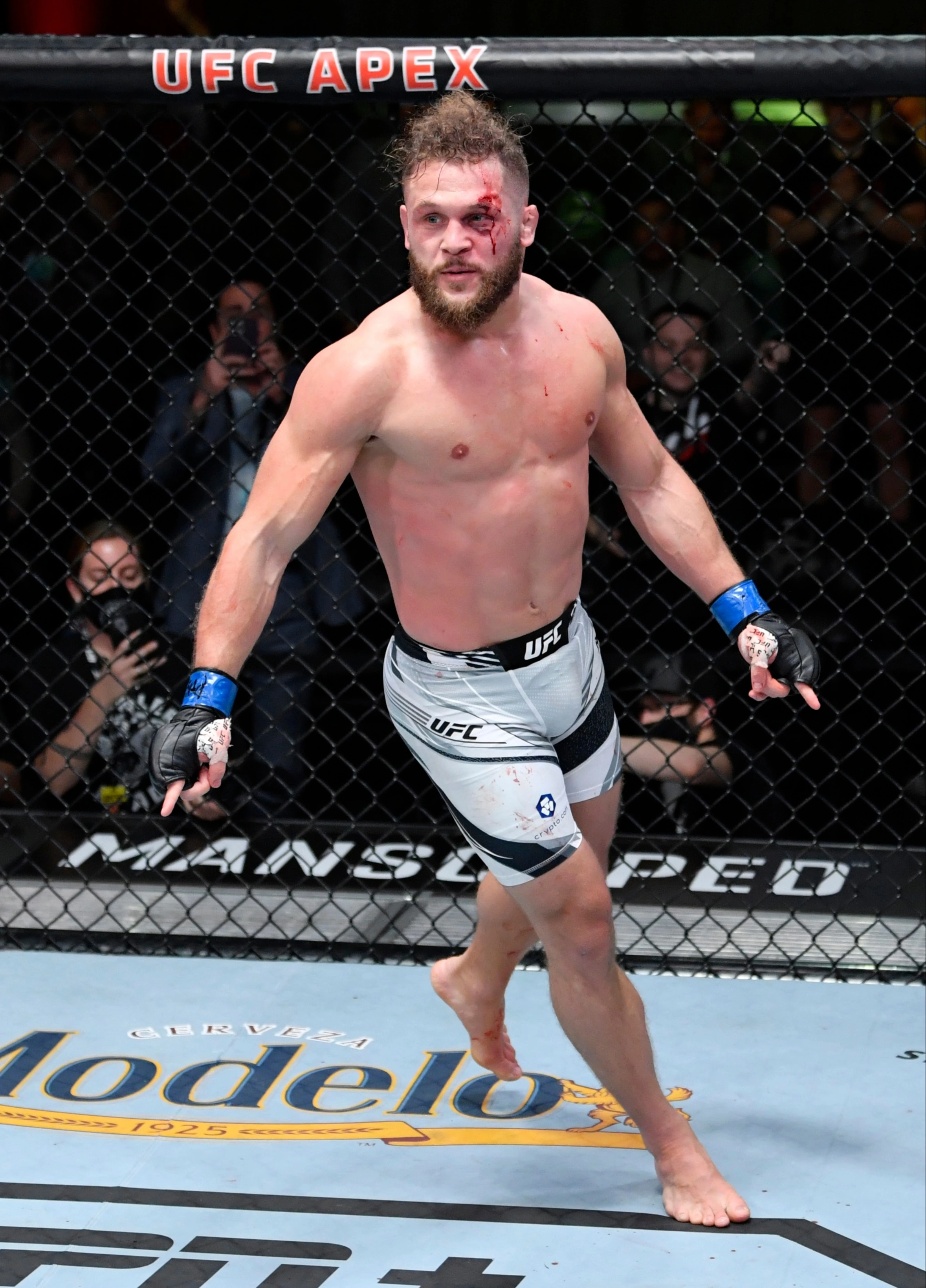 UFC 286: UFC 286 star vows eat opponent’s heart following O2 Arena bloodbath in chillingly violent prediction