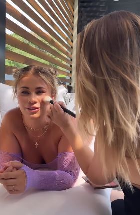 Paige VanZant shows off her bikini in front of fans and shares behind-the scenes photos of exclusive content