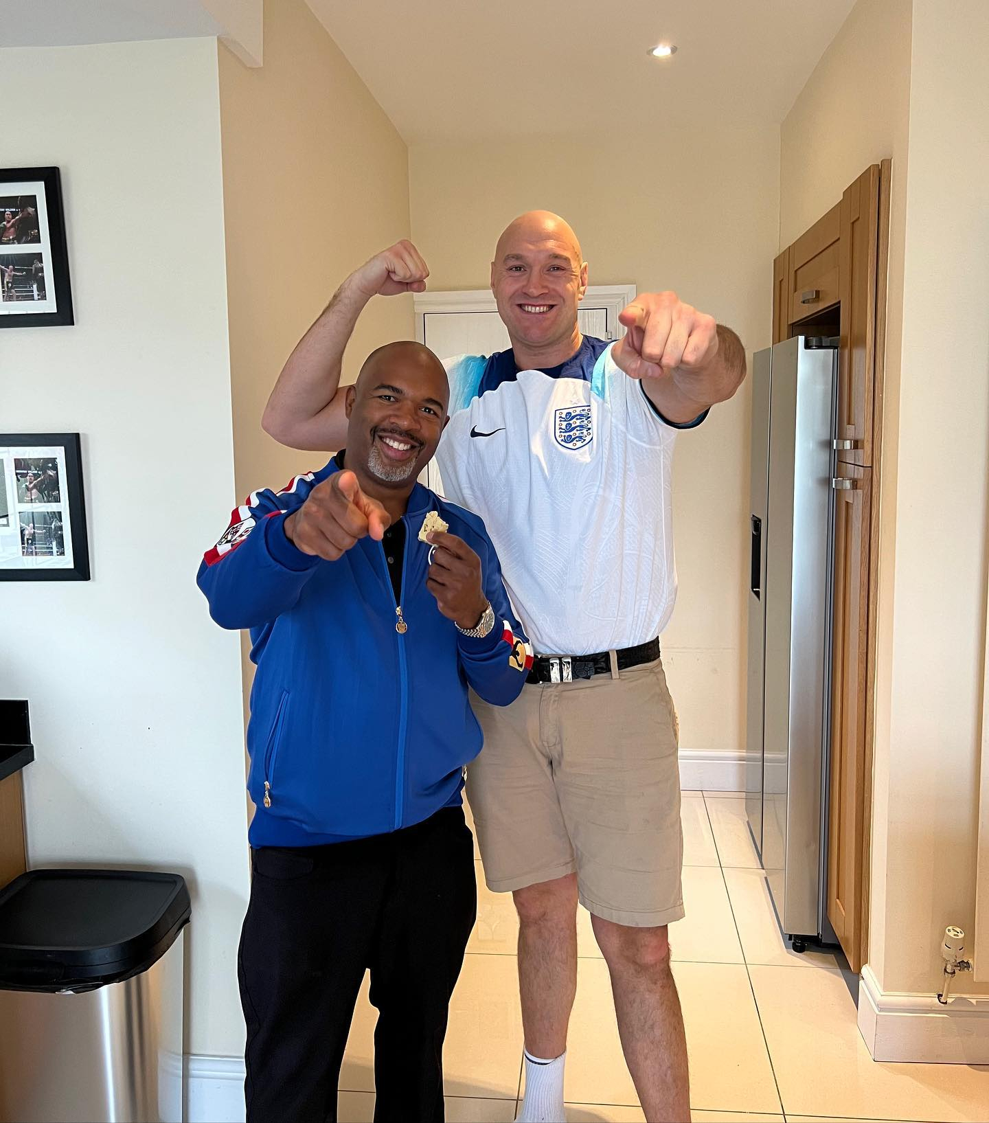 SugarHill Steward, Tyson Fury's trainer, flies to UK with Gypsy King and joins Oleksandr Usyk training camp.