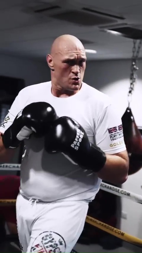 Talks continue with Oleksandr Usyk and Tyson Fury as they extend their time to sign off on the undisputed title fight.