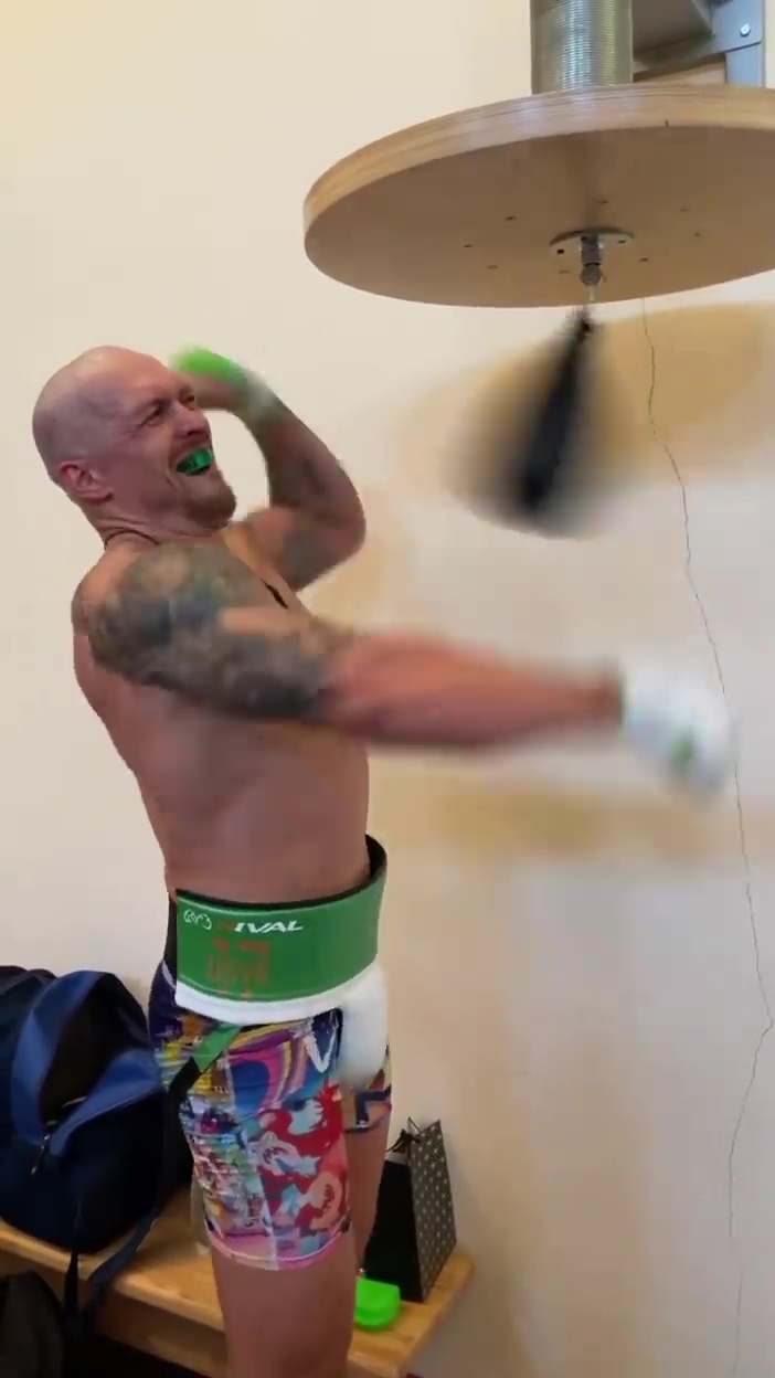 Talks continue with Oleksandr Usyk and Tyson Fury as they extend their time to sign off on the undisputed title fight.