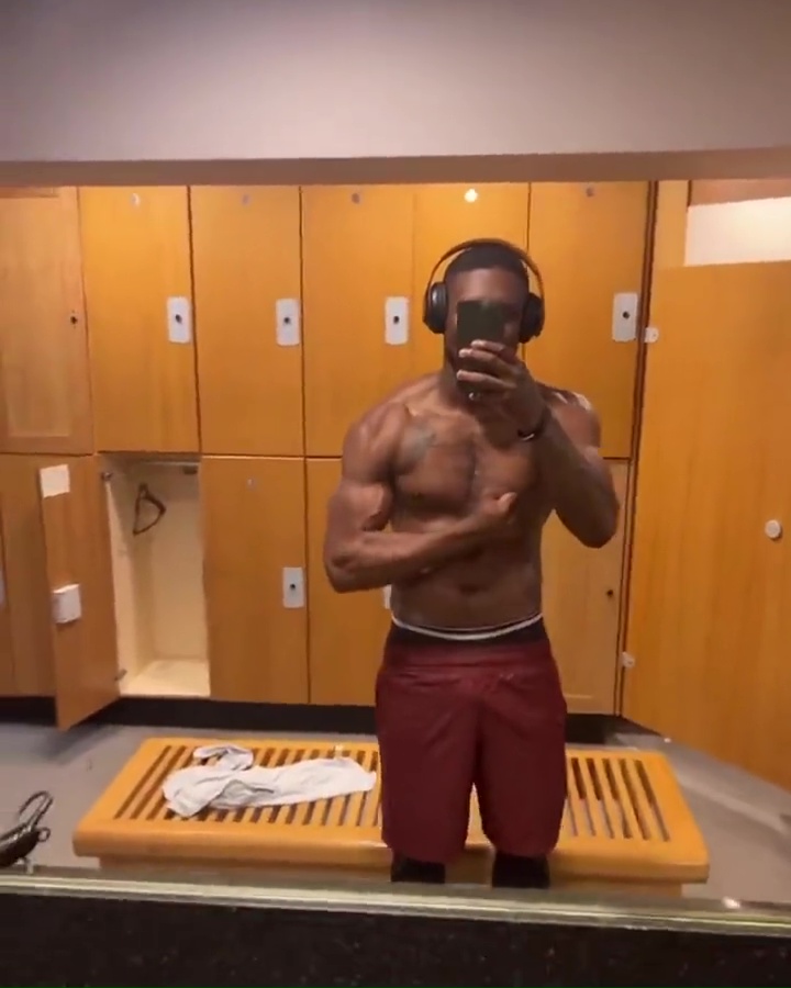 Swarmz's incredible seven-month transformation in his body since KSI fight shows Deji the way to go