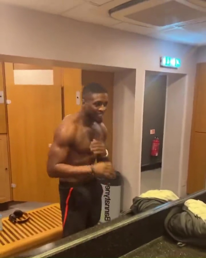 Swarmz's incredible seven-month transformation in his body since KSI fight shows Deji the way to go