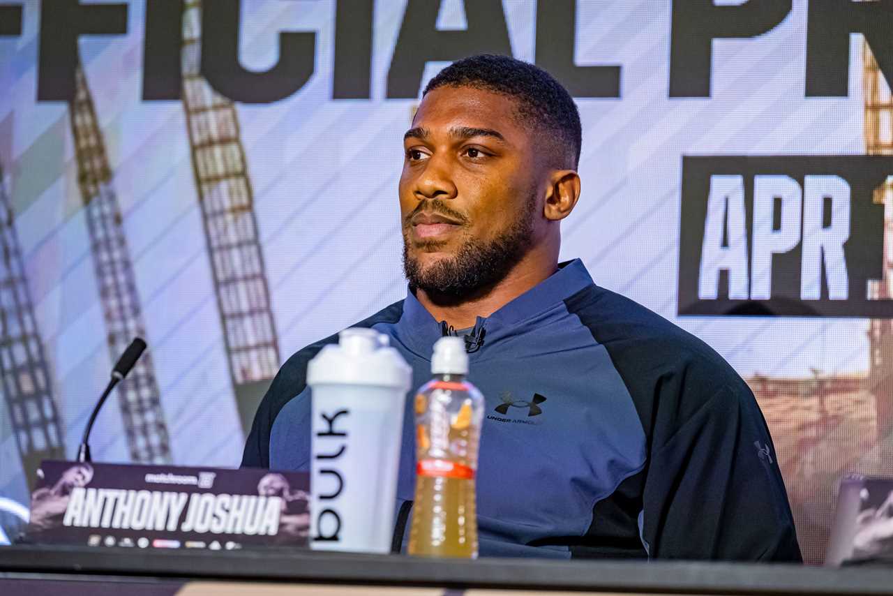 Anthony Joshua gives Jermaine Franklin a chilling warning and the pair refuses to shake hands during a tense face-off
