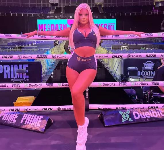 I am a busty boxing girl who is now earning NINE TIME what I used too - but I make a lot of money selling sexy photos